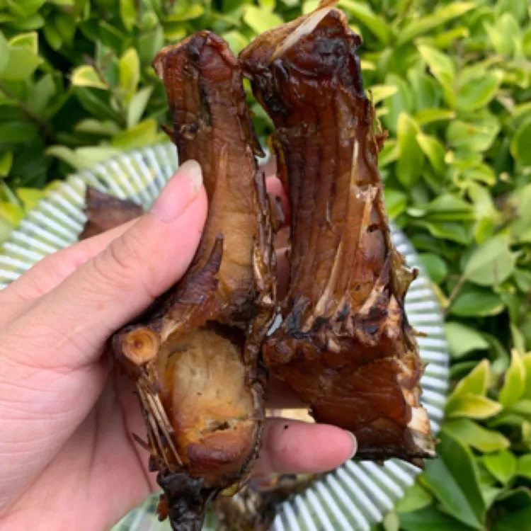 农家谷糠烟熏草鱼块下酒菜下饭菜