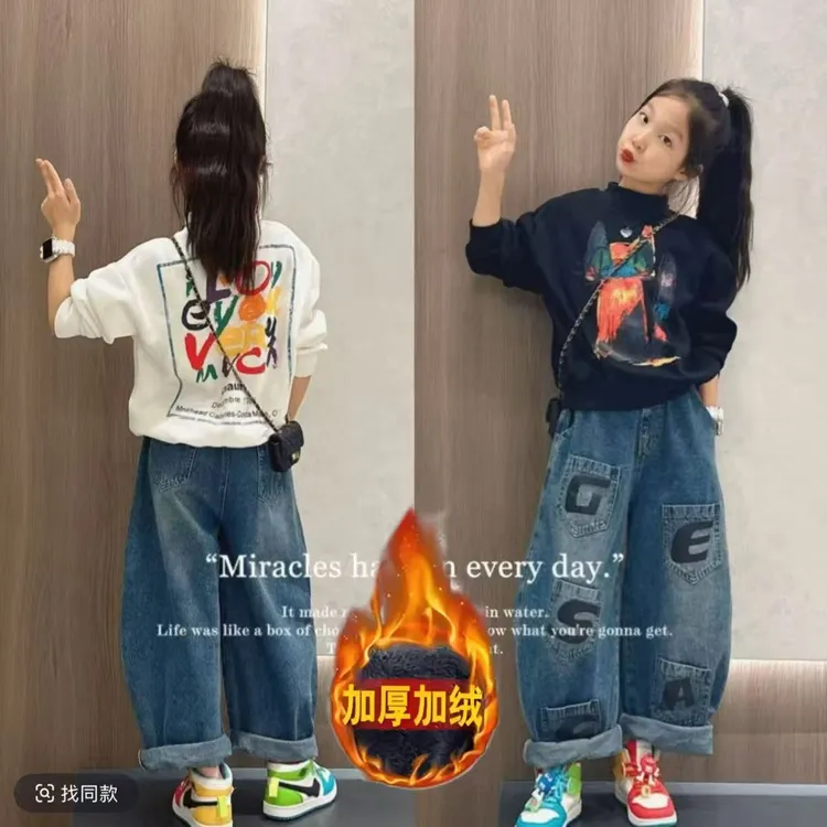 女童套装潮酷秋冬加绒涂鸦猫咪印花圆领卫衣时髦儿童牛仔裤两件套