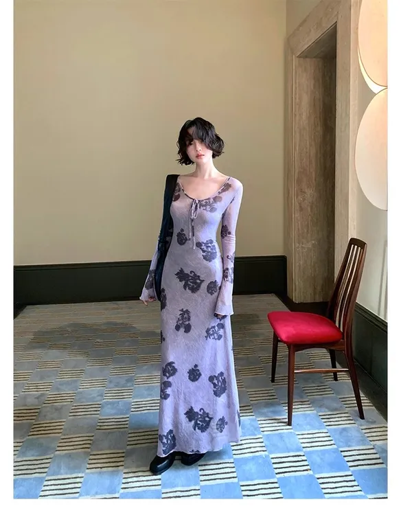 【周几专属】酒午自制港风复古2025秋季新款丝绒印花长款连衣裙女KLF4258