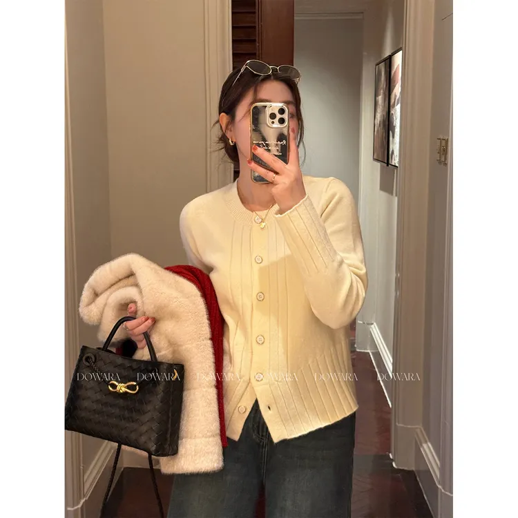 大婉酱微胖定制【皎洁碧月】气质百搭软糯单排扣圆领毛织上衣 0559D