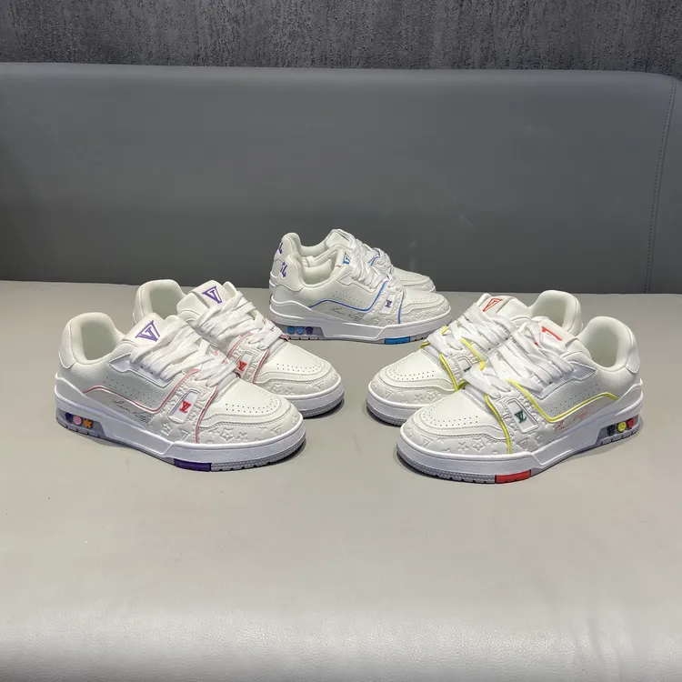 新款小白鞋情侣低帮板鞋休闲鞋运动鞋潮鞋时尚简约休闲百搭