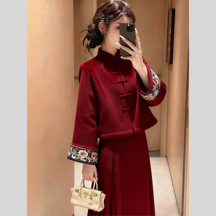 2025秋冬新款清冷感日常可穿改良汉服新中式国风外套马面裙两件套