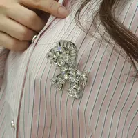 铁合金仿水晶胸针 满钻小马闪闪胸针
