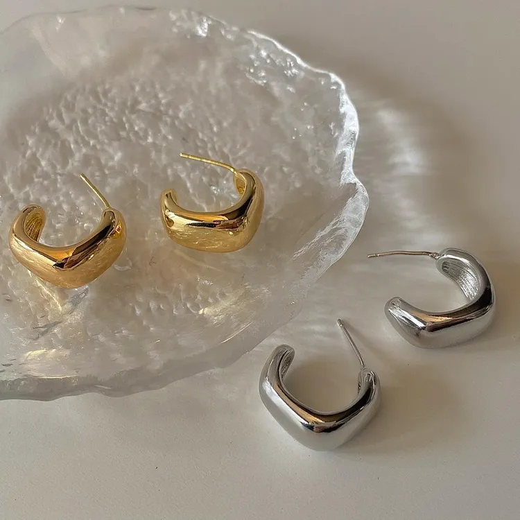 铜合金锆石耳饰 法式几何光面方形耳环女日常百搭简约风气质ins小