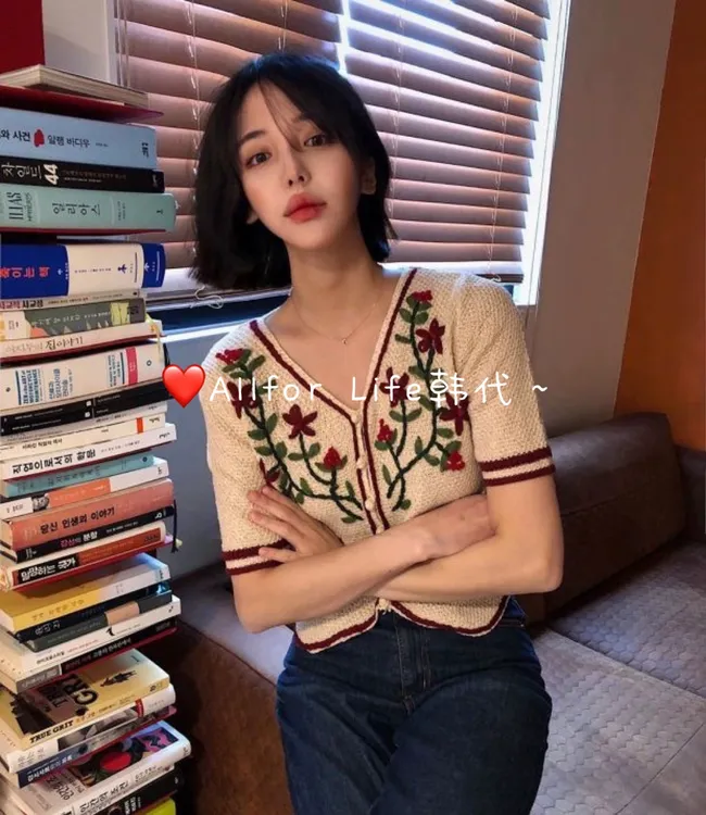 韩国代购 复古洋气显瘦V领重工花朵刺绣短袖针织衫