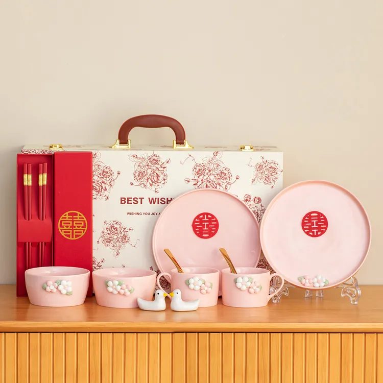 羊脂玉新婚礼物餐具套装高档陶瓷手工结婚贺礼订婚乔迁喜礼釉下彩