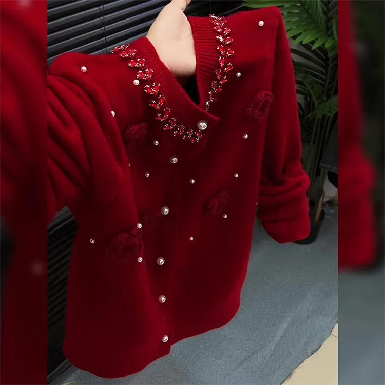 圣诞风新年穿搭法式钉珠圆领针织开衫秋冬季大码胖MM气质显瘦毛衣
