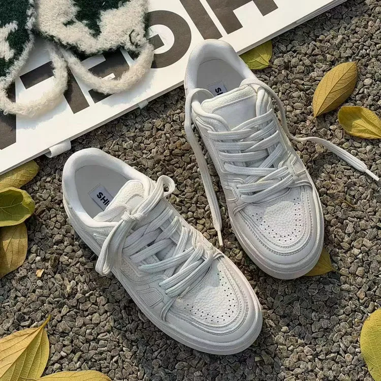 诗歌兰女鞋2026早春新款真皮擦色做旧小白鞋时尚休闲运动鞋166-33