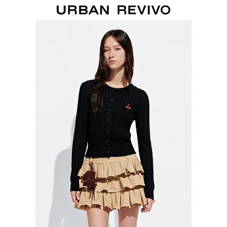 UR2025秋季新款女装休闲绞花肌理樱桃刺绣针织开衫UYY950116