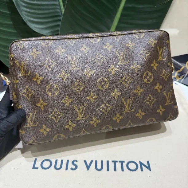 95新 LouisVuitton/路易威登 老花28洗漱28黑花大号手拿包老花
