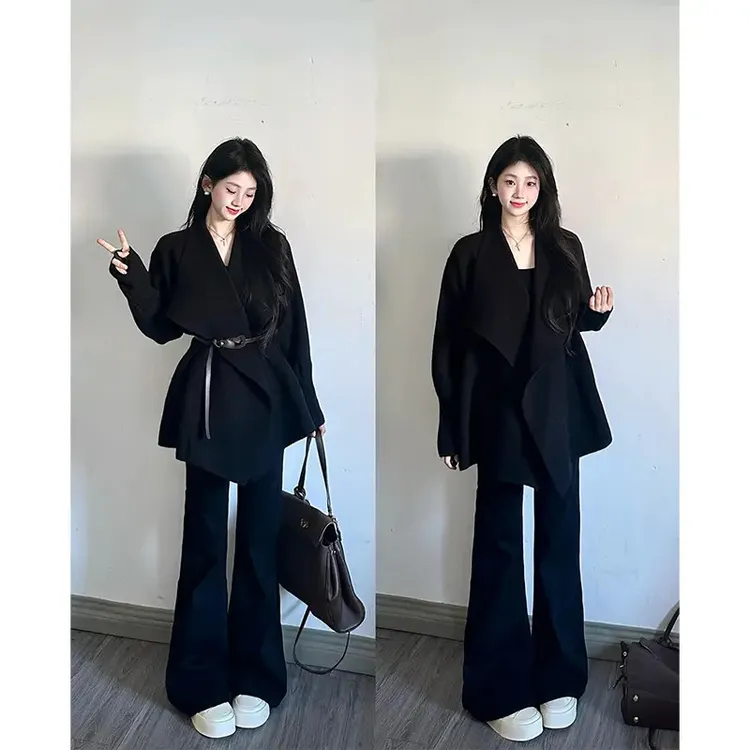 2025新款早秋穿搭不规则黑色翻领外套上衣女高腰显瘦微喇裤套装