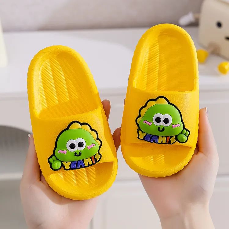 2025新款儿童夏季卡通可爱柔软室内家居防滑防臭厚底男女童凉拖鞋