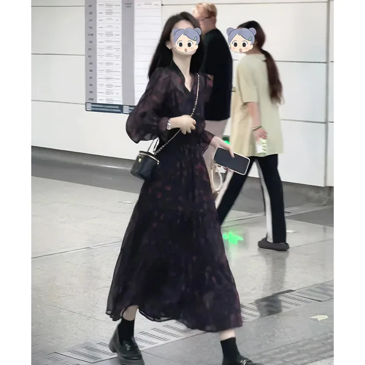 高级感绝美碎花长袖连衣裙女2025年秋季新款收腰显瘦气质a字长裙