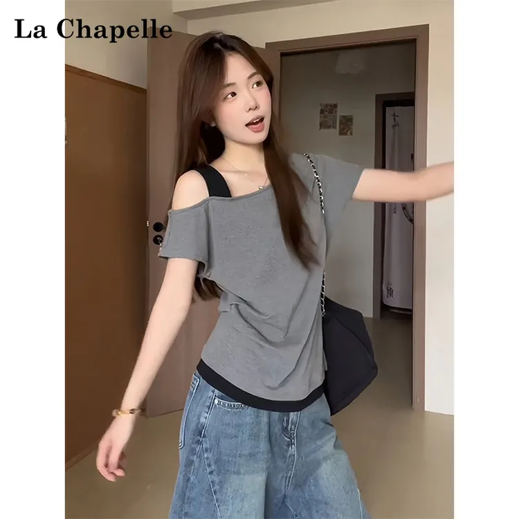 拉夏贝尔假两件撞色斜肩ins减龄短袖T恤女夏季甜辣妹露肩宽松上衣