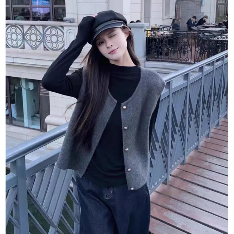 温柔系复古小香风洋气针织马甲背心女2025新款显瘦叠穿无袖外套