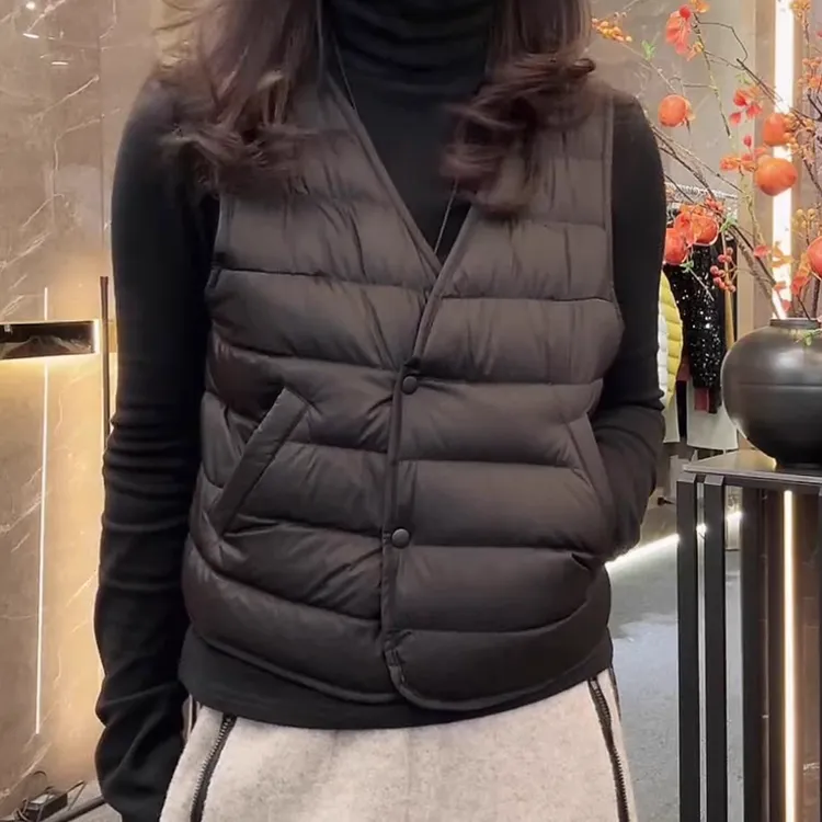 2025冬季新款百搭显瘦保暖马夹上衣女时尚洋气V领羽绒马甲外套潮