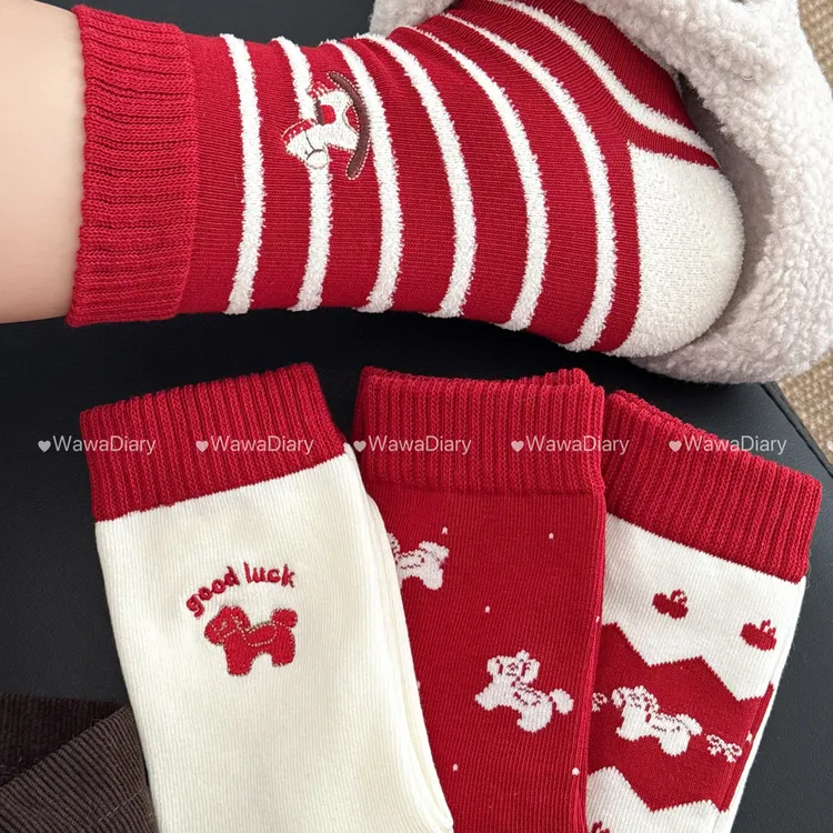 马年2026新年红袜子条纹刺绣毛圈无骨中筒袜本命年喜庆中筒袜