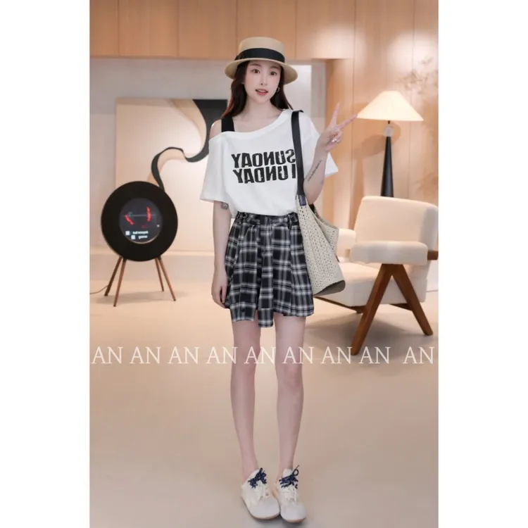 C05147韩版设计感显瘦撞色斜左领露肩字母印花短袖T恤女装