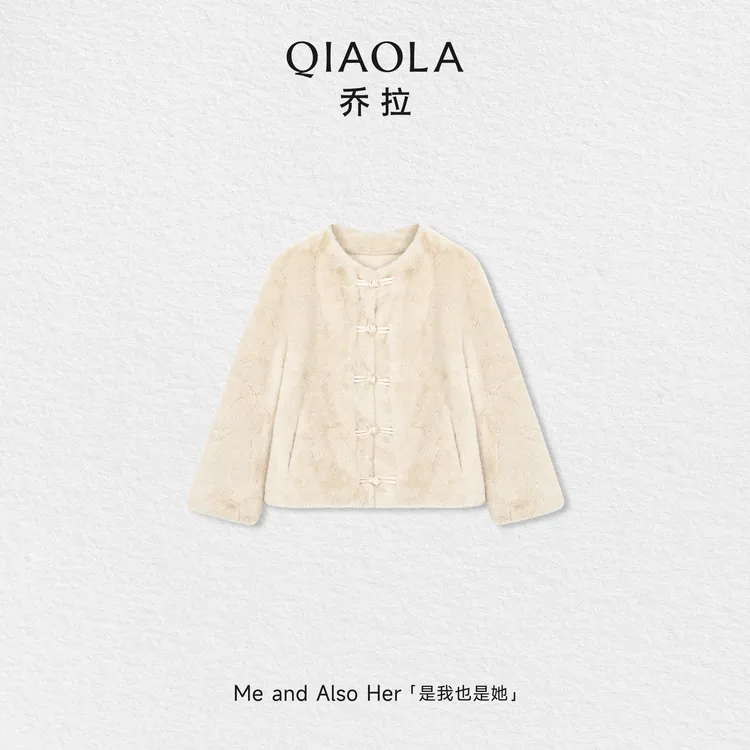QIAOLA/乔拉【绒暖诗语】秋冬仿皮草毛绒圆领盘扣时尚气质短款外套