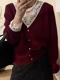 西西家 V领蕾丝拼接羊毛针织衫百搭减龄显瘦