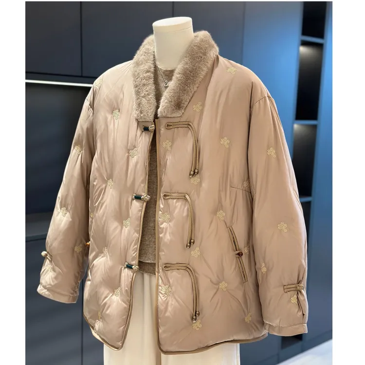中国风羽绒服妈妈装外套女2025冬装新款上衣绣花大码妈妈冬装外套