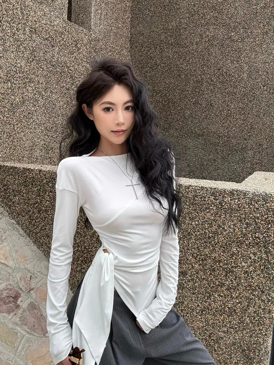 辣妹修身显瘦不规则T恤2025秋新款设计感收腰开叉绑带长袖打底衫