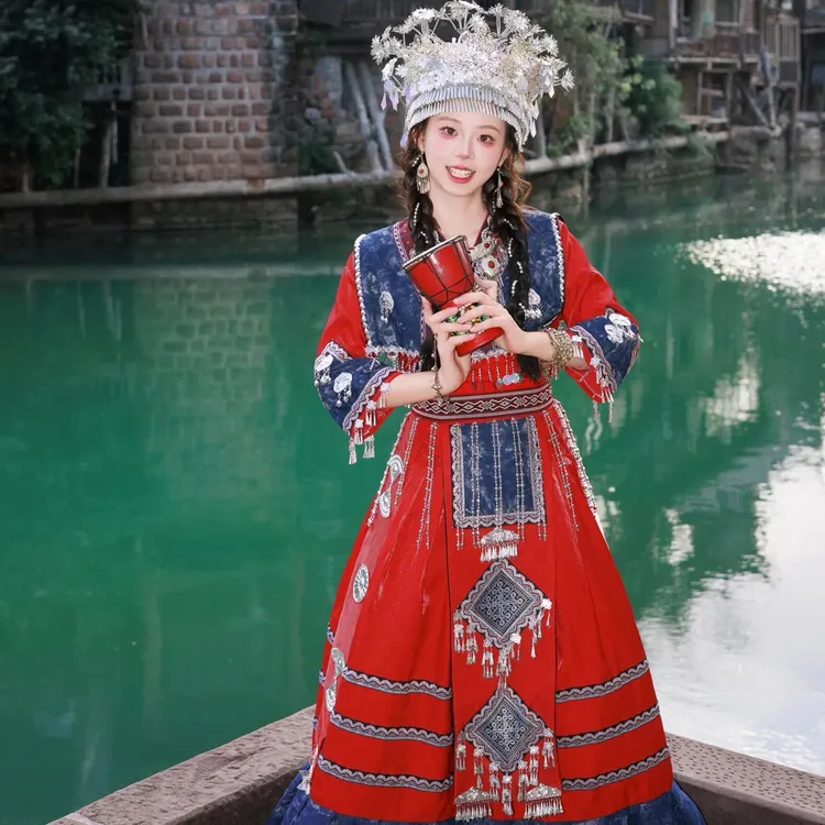 红色长袖民族风苗族旅拍舞蹈演出服女装苗疆异域风情少女装