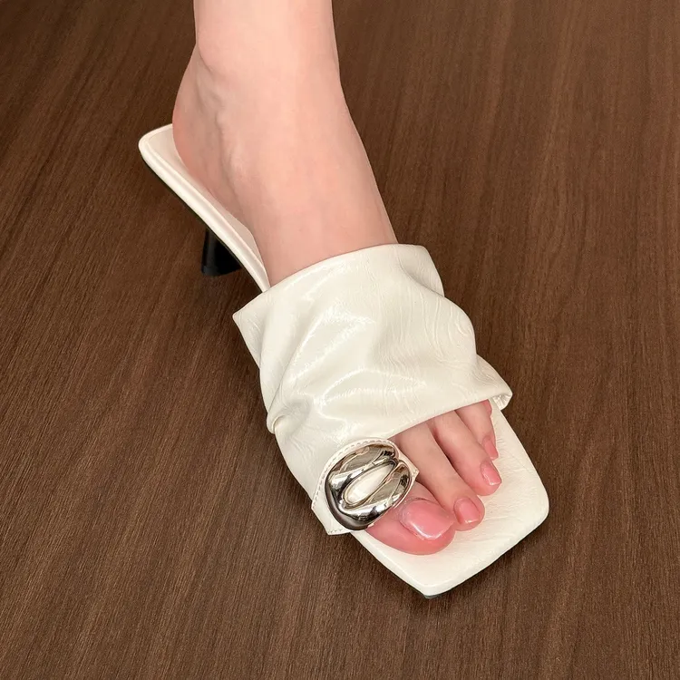 elingstudio 软软软！夏日白色方头套趾凉拖鞋女夏季褶皱细高跟鞋