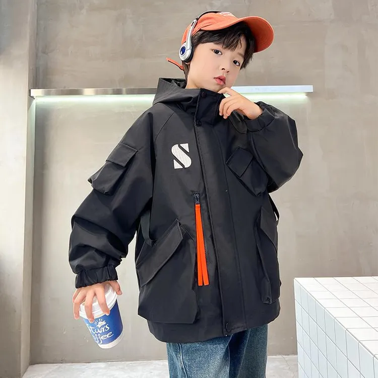 巴拉优选儿童装男童冲锋衣外套春秋款2025新款中大童春季春装痞帅