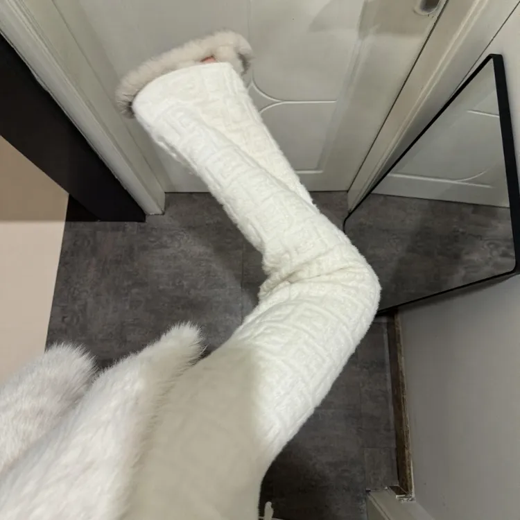 流行时尚白色针织提花阔腿裤秋冬新款潮牌女装显瘦高腰垂感休闲裤