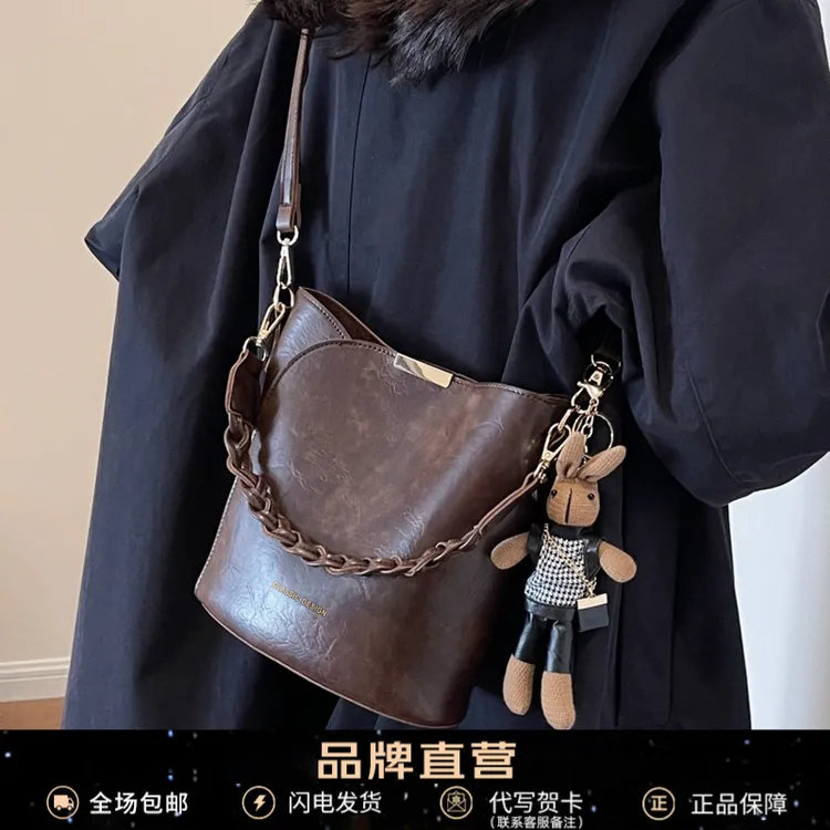 Viney真皮包包女斜挎包百搭腋下水桶单肩包生日圣诞礼物送女生