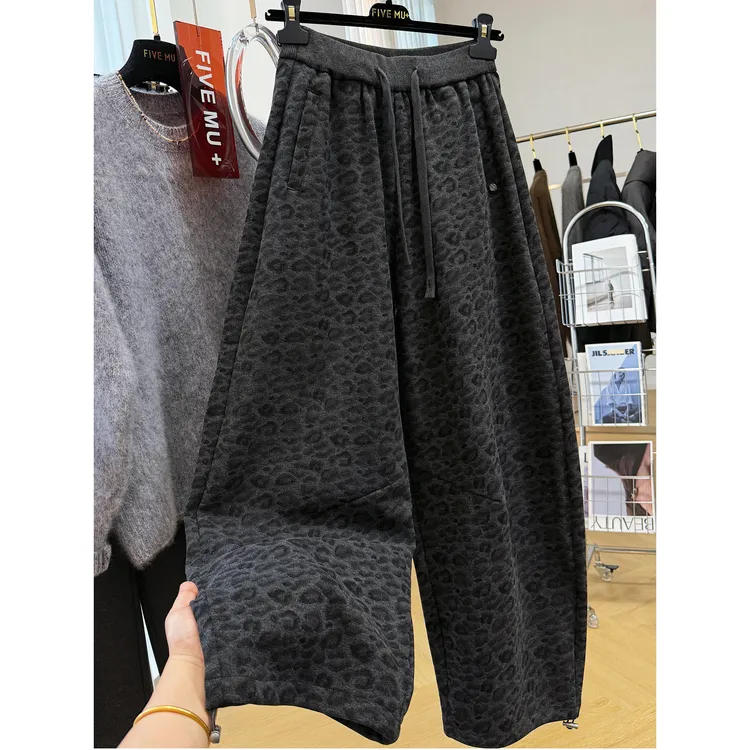 盼可欣240斤大码复古豹纹松紧腰休闲裤女冬季新款加绒加厚弯刀裤