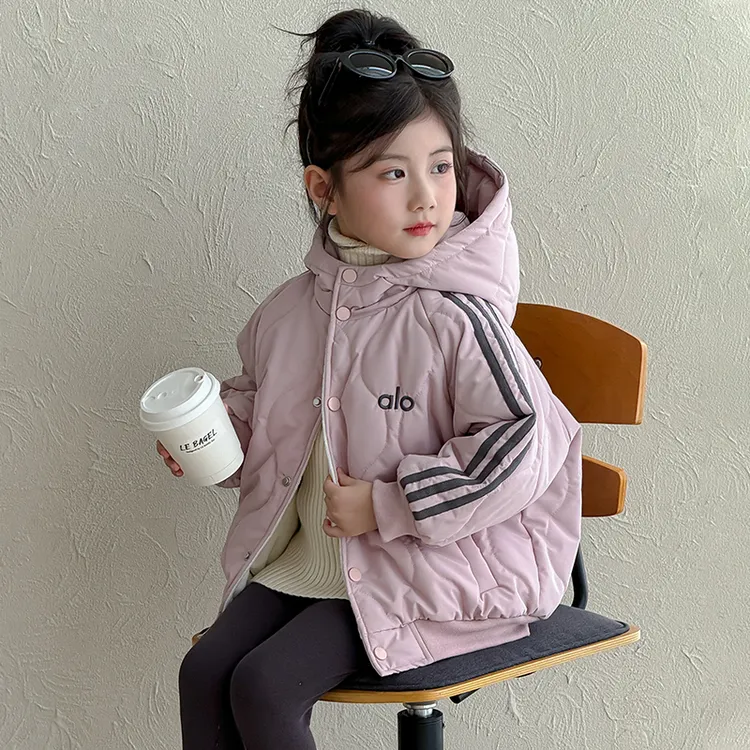 女童外套秋冬款2025新款洋气女宝宝连帽上衣冬季儿童加绒冬装