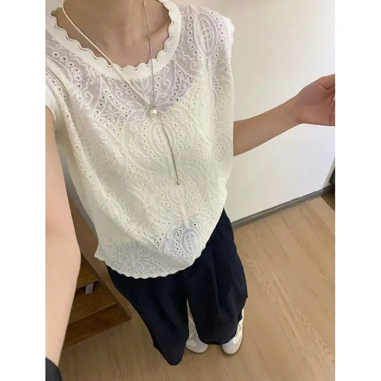 高级感时尚镂空无袖气质T恤女夏2025小众设计感蕾丝钩花针织上衣