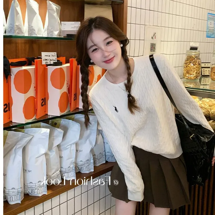 刺绣长袖春季毛针织衫圆领少女风女抗起球保暖发热