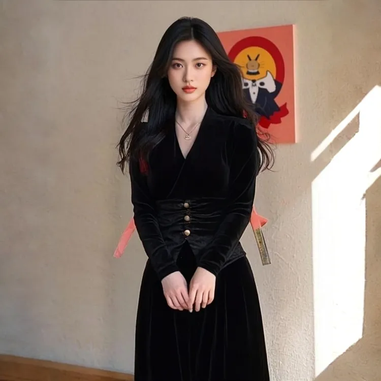 气质风法式金丝绒时尚套装女春秋新款正肩优雅长袖阔腿裤子两件套