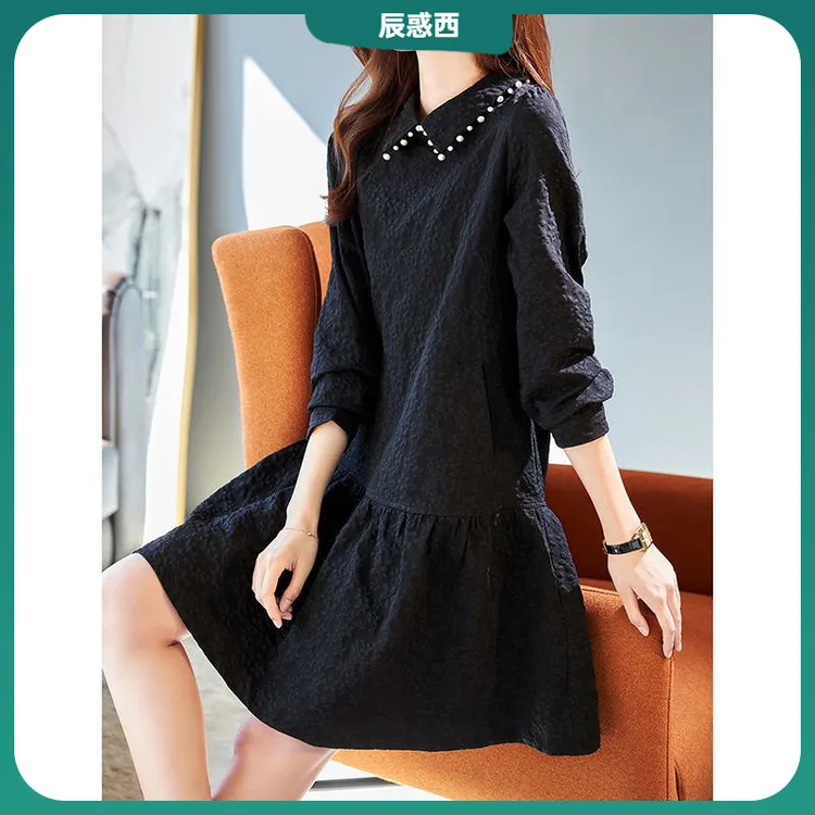 1翻领钉珠秋冬长袖提花连衣裙2025设计感新款时尚气质显瘦中长裙I