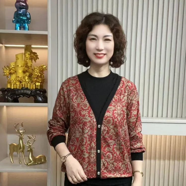 妈妈装流行时尚潮牌女装宽松秋装女士欧若拉独特漂亮上装休闲长袖