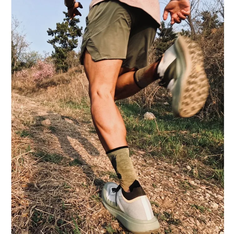 出挑撞色系】男女款四季户外徒步登山舒适透气越野跑鞋/休闲运动鞋