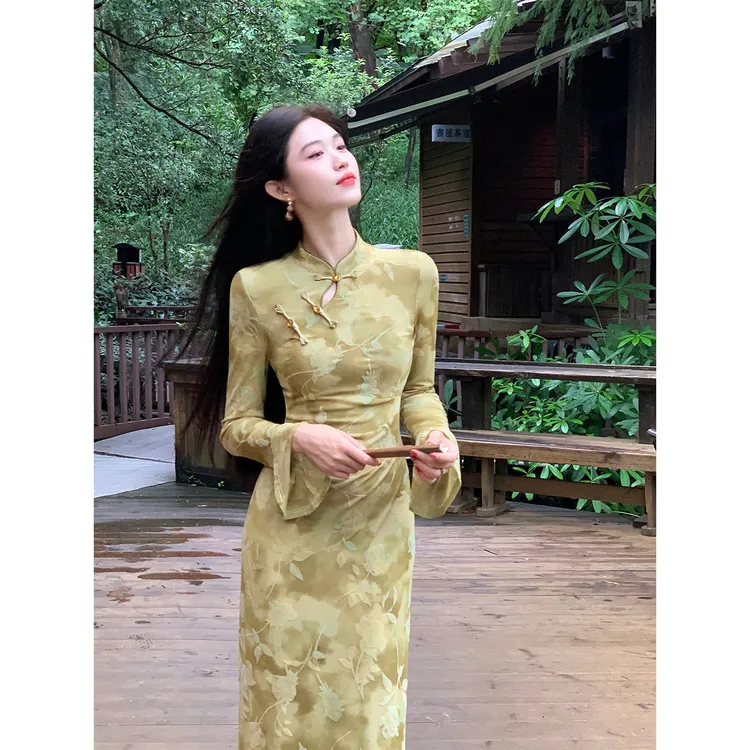 凌茜恣禾【匆匆】国风新中式绿喇叭裙温婉优雅修身显瘦高级感旗袍裙