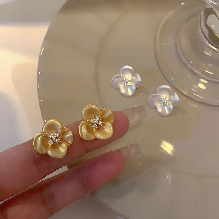 法式花朵耳环轻奢耳钉高级时尚感小众气质设计耳饰潮1546