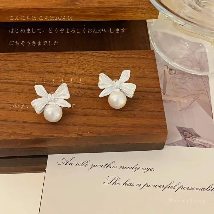 铜合金仿珍珠耳饰 【精致女孩】白色蝴蝶结丝带耳钉甜美耳环耳饰