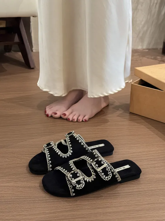 平底蕾丝勃肯凉拖女潮流方头皮带扣一字拖夏季新款外穿防滑沙滩鞋