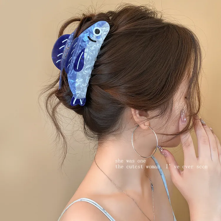 创意可爱沙丁鱼抓夹女高级感2025新款后脑勺盘发夹头饰高端鲨鱼夹