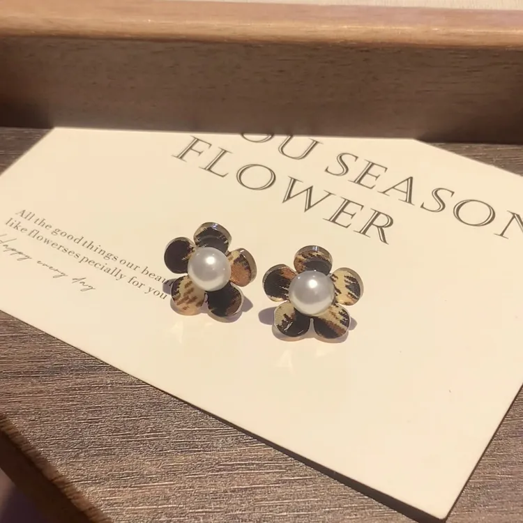 非金属亚克力耳饰 美拉德棕复古豹纹珠珠花朵耳钉女小众简约耳饰