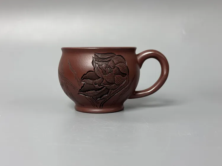 2315宜兴紫砂手把主人杯茶杯龙血砂泥刻绘荷花容量120毫升紫砂杯