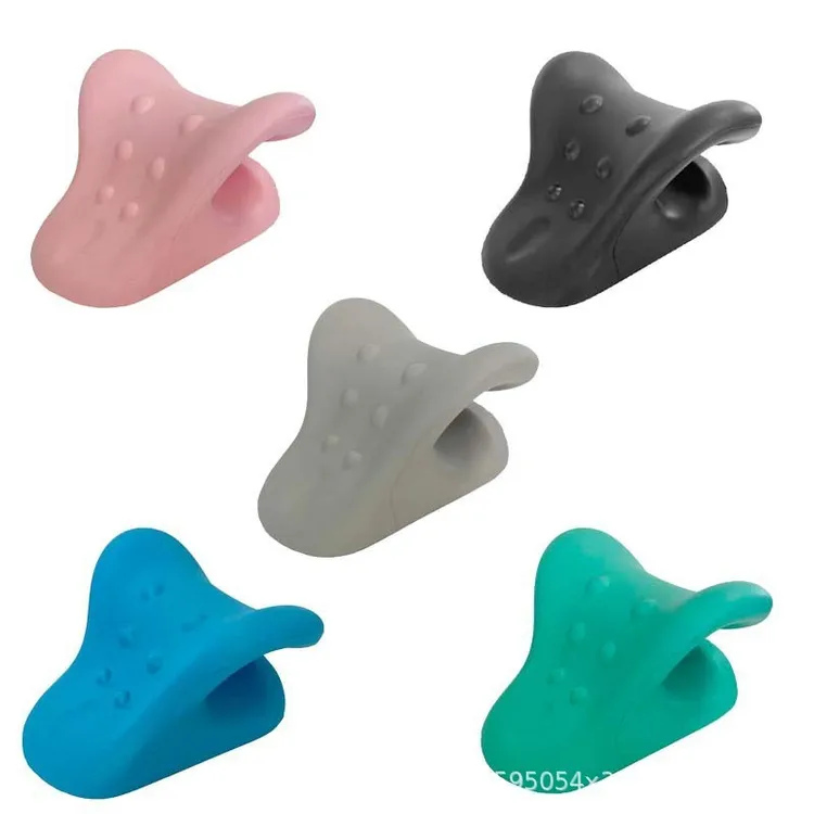 直供磁石PU发泡指压按摩枕颈椎按摩枕牵引枕磁石发热护肩颈神器