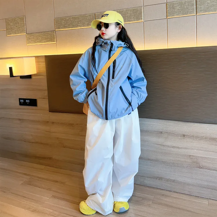 青少年女装学生初中生搭配套装2025新款又酷又飒的大童女装冲锋衣