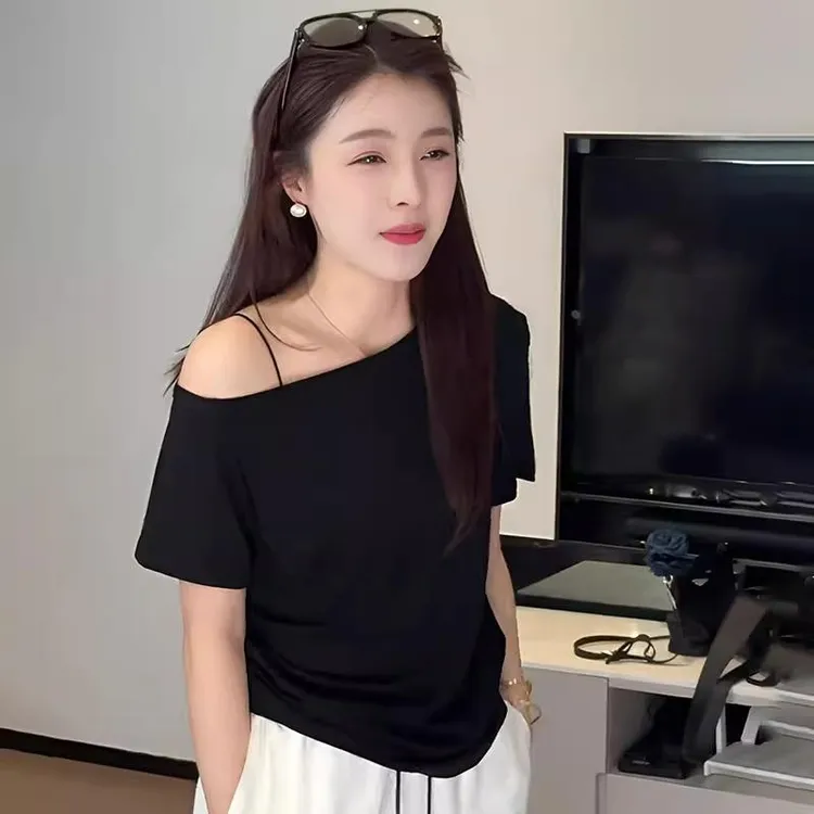 黑色露肩短袖t恤女2025新款夏季休闲百搭超好看独特漂亮斜肩上衣
