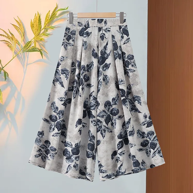 裙裤女2025新款夏季薄款阔腿八分裤妈妈装高腰碎花裙子藏肉半身裙